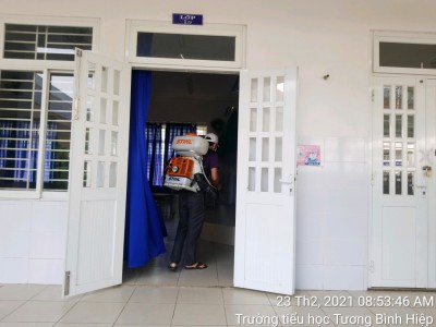 Chuẩn bị tốt trường lớp đảm bảo điều kiện vệ sinh phòng dịch để đón học sinh đi học trở lại