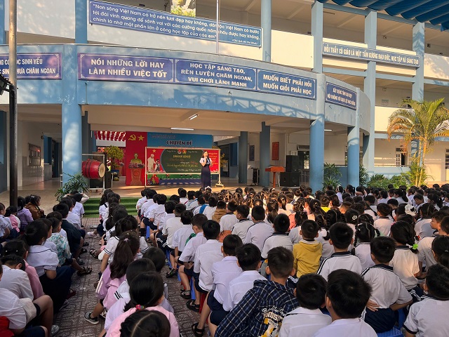 Sinh hoat tuyen truyen ve nu anh hung vo thi sau